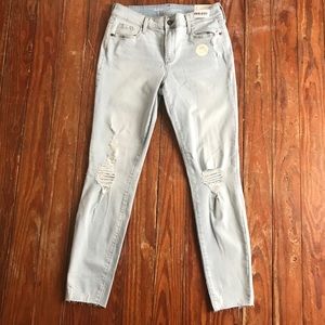 NWT•Old Navy•Distressed Ankle Skinny Jeans•4